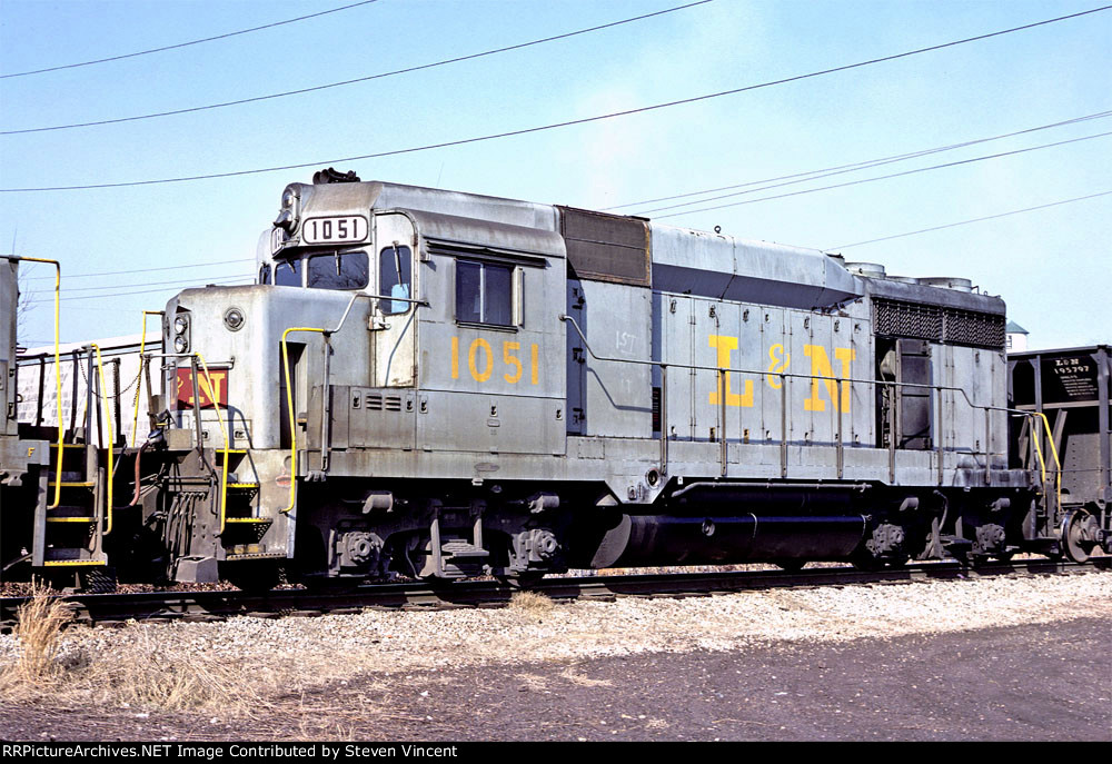 Louisville & Nashville GP30 #1051